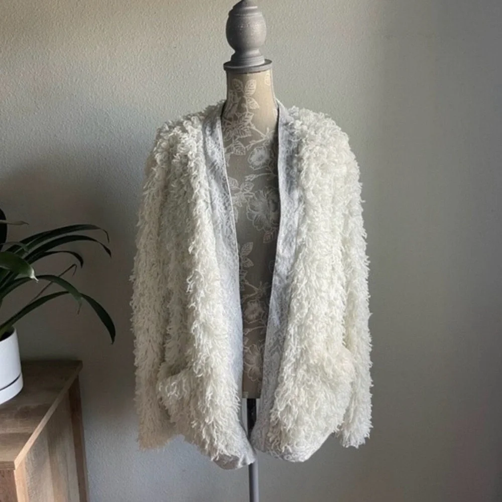 Anthropologie Vanessa Virginia French Alps Fuzzy Cardigan Sweater in White S/XS